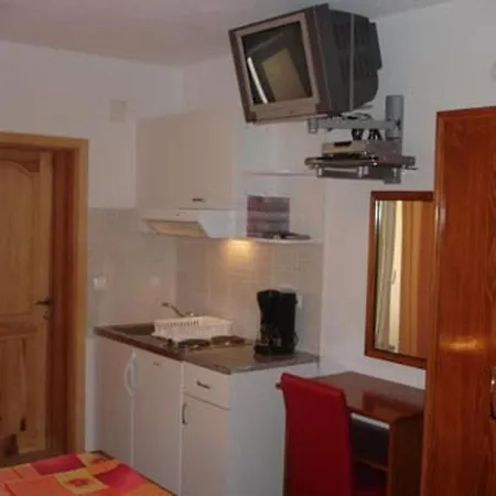 Studio Apartment In Gradac With Sea View, Balcony, Air Conditioning, Wifi 4238-2 Apartment Gradac (Split-Dalmatia)